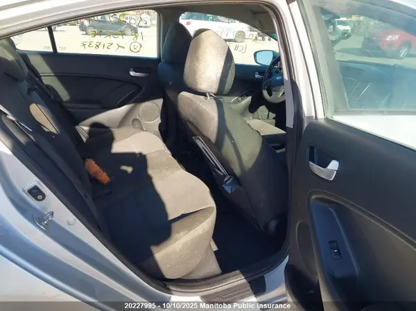 3KPFL4A77JE251837 2018 KIA FORTE - Image 8