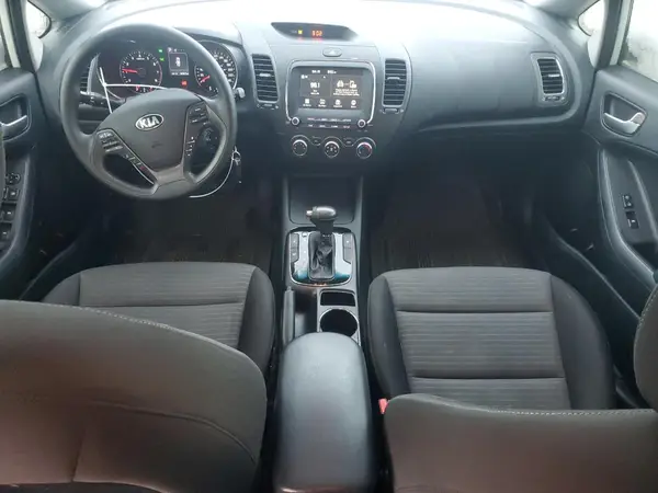 3KPFL4A77JE252647 2018 KIA FORTE - Image 8
