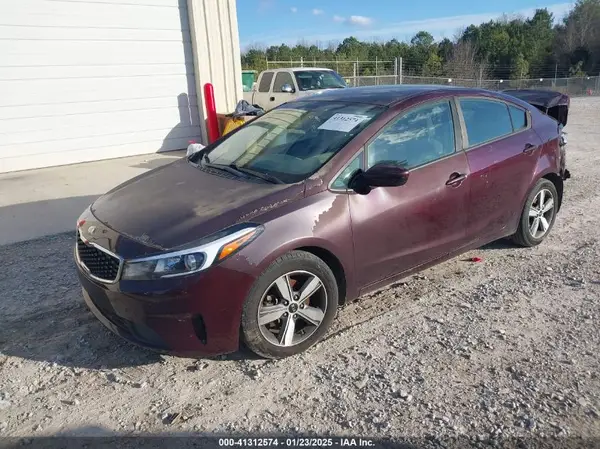 3KPFL4A77JE257105 2018 KIA FORTE - Image 2