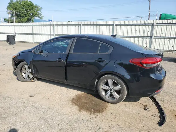 3KPFL4A77JE262885 2018 KIA FORTE - Image 2