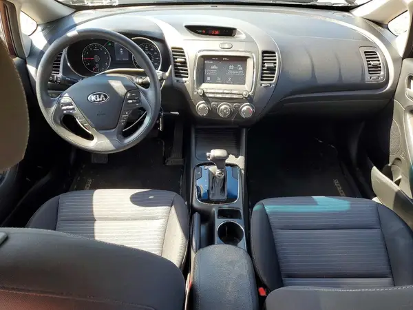 3KPFL4A77JE263079 2018 KIA FORTE - Image 8