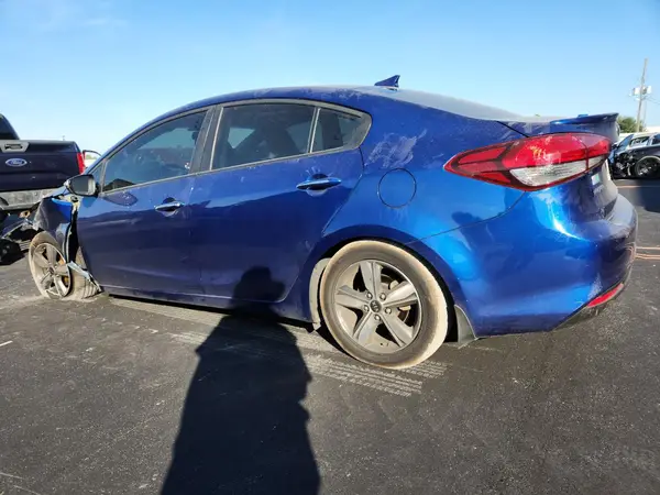 3KPFL4A77JE264278 2018 KIA FORTE - Image 2