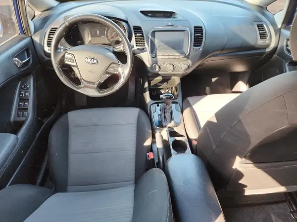 3KPFL4A77JE264278 2018 KIA FORTE - Image 8