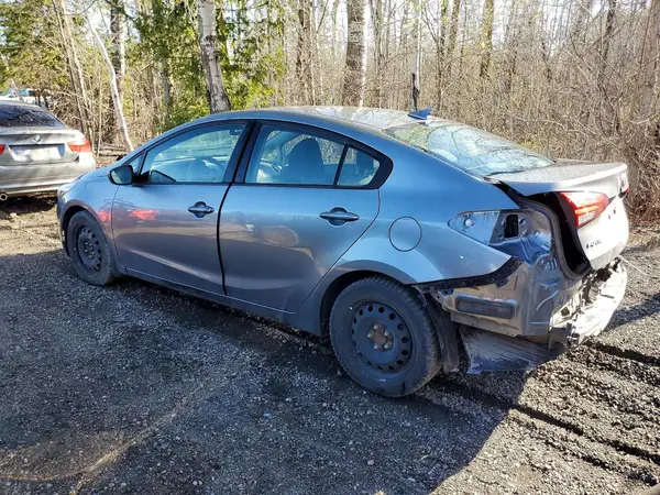3KPFL4A77JE267083 2018 KIA FORTE - Image 2