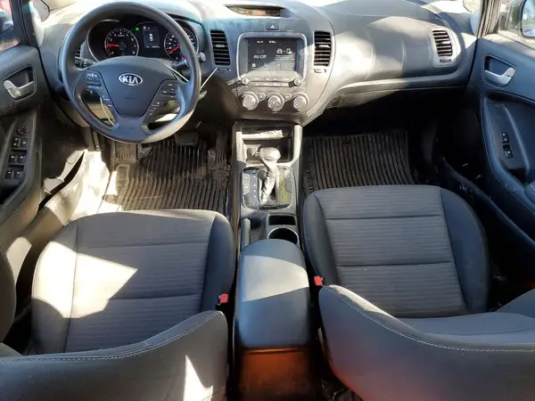 3KPFL4A77JE267083 2018 KIA FORTE - Image 8