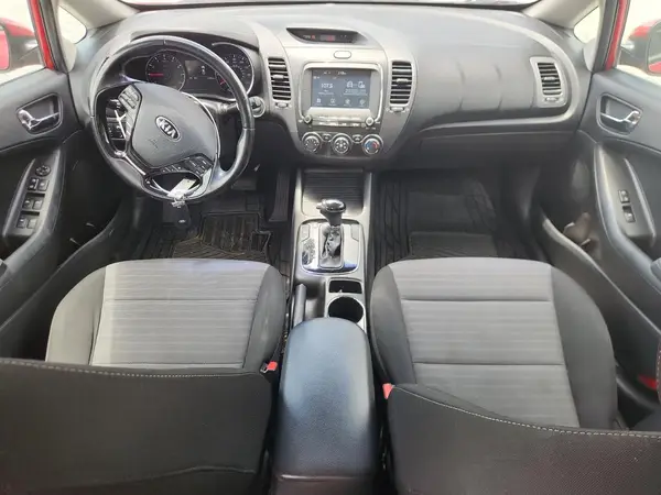 3KPFL4A77JE267651 2018 KIA FORTE - Image 8