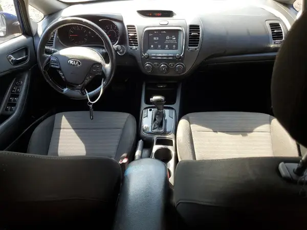 3KPFL4A77JE268153 2018 KIA FORTE - Image 8