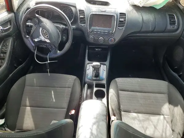 3KPFL4A77JE275409 2018 KIA FORTE - Image 8