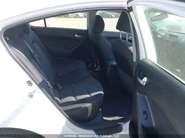 3KPFL4A77JE276639 2018 KIA FORTE - Image 8