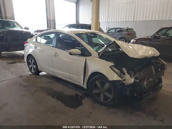 3KPFL4A77JE278181 2018 KIA FORTE - Image 1