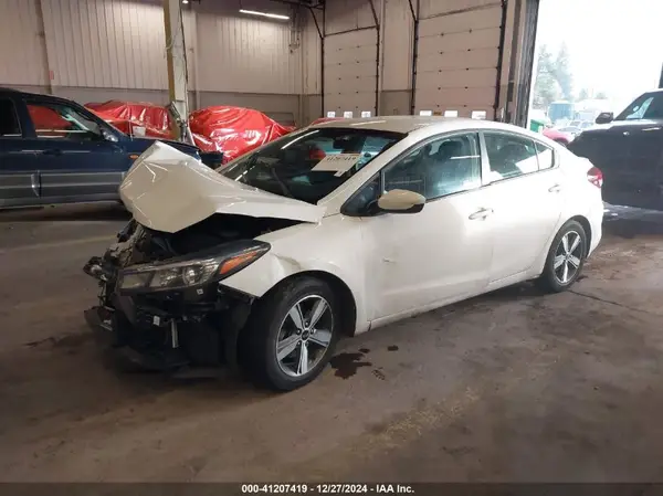 3KPFL4A77JE278181 2018 KIA FORTE - Image 2