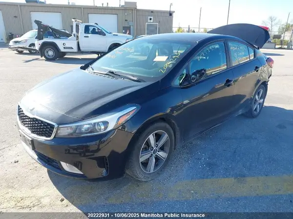 3KPFL4A77JE280898 2018 KIA FORTE - Image 2