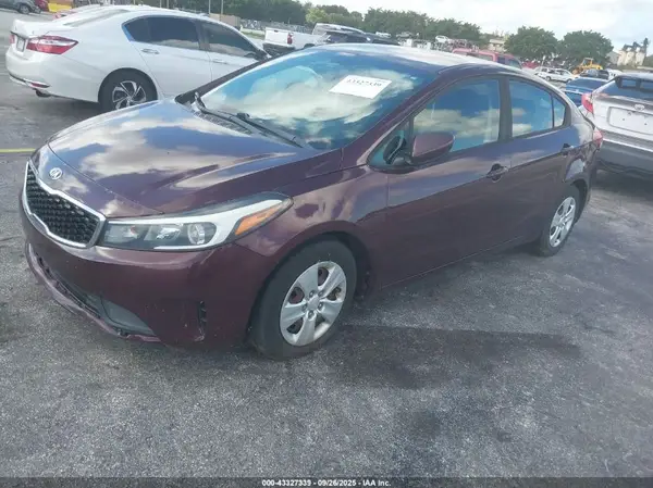 3KPFL4A77JE282117 2018 KIA FORTE - Image 2