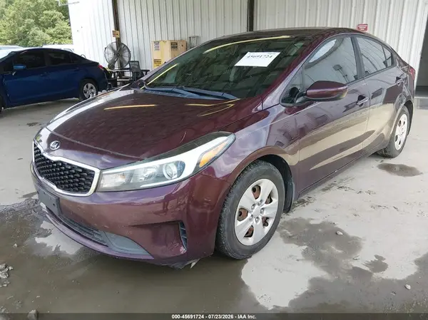 3KPFL4A77JE282120 2018 KIA FORTE - Image 2