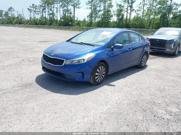 3KPFL4A77JE283686 2018 KIA FORTE - Image 2