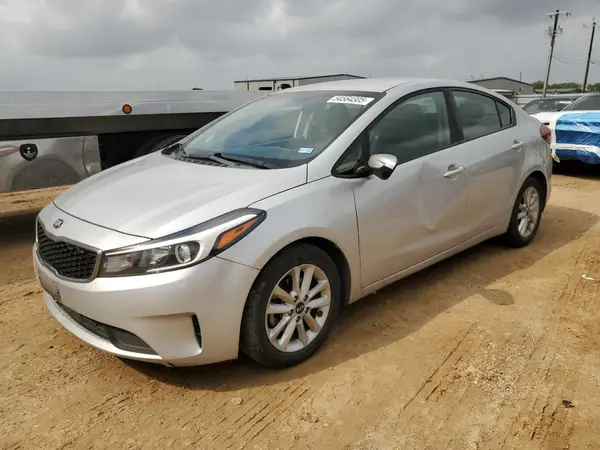 3KPFL4A78HE002960 2017 KIA FORTE - Image 1