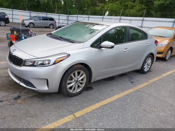 3KPFL4A78HE002988 2017 KIA FORTE - Image 2