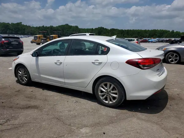 3KPFL4A78HE007866 2017 KIA FORTE - Image 2