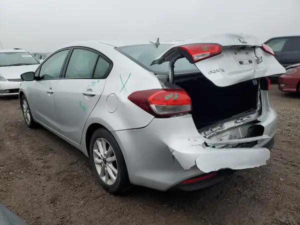 3KPFL4A78HE008659 2017 KIA FORTE - Image 2