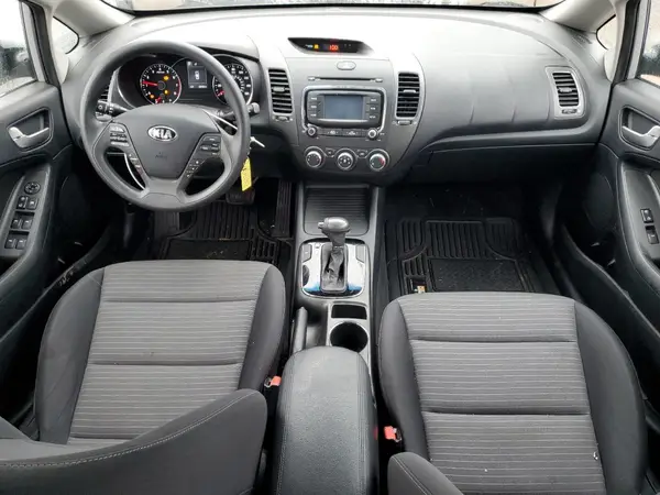 3KPFL4A78HE008659 2017 KIA FORTE - Image 8