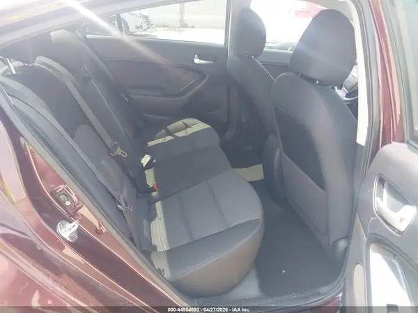 3KPFL4A78HE011433 2017 KIA FORTE - Image 8