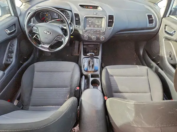 3KPFL4A78HE012162 2017 KIA FORTE - Image 8