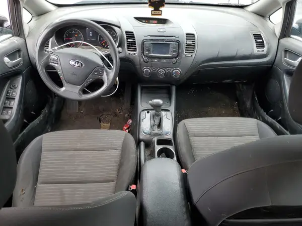 3KPFL4A78HE012680 2017 KIA FORTE - Image 8