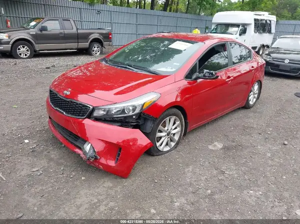 3KPFL4A78HE012744 2017 KIA FORTE - Image 2