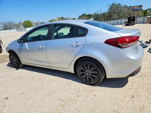 3KPFL4A78HE013215 2017 KIA FORTE - Image 2