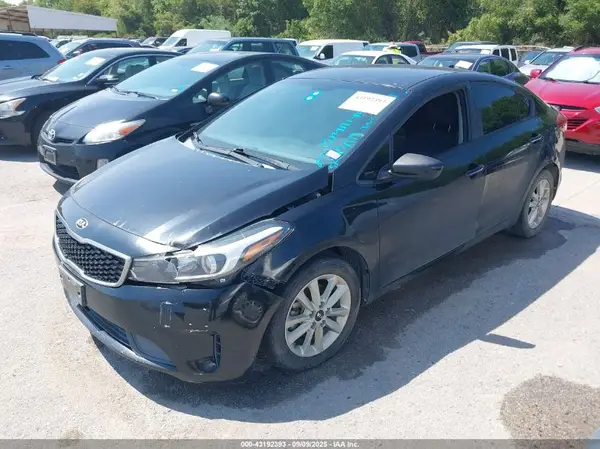 3KPFL4A78HE014445 2017 KIA FORTE - Image 2