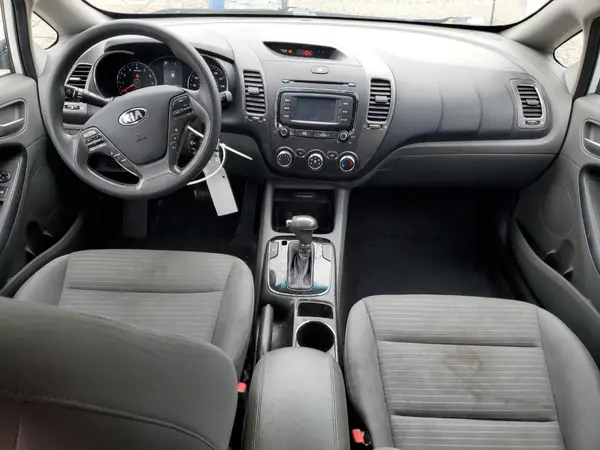 3KPFL4A78HE014686 2017 KIA FORTE - Image 8