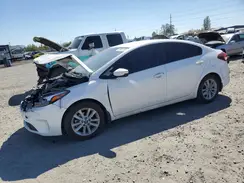 3KPFL4A78HE015952 2017 KIA FORTE