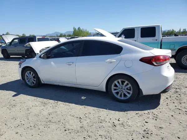 3KPFL4A78HE015952 2017 KIA FORTE - Image 2