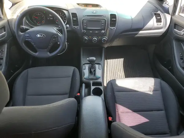 3KPFL4A78HE015952 2017 KIA FORTE - Image 8