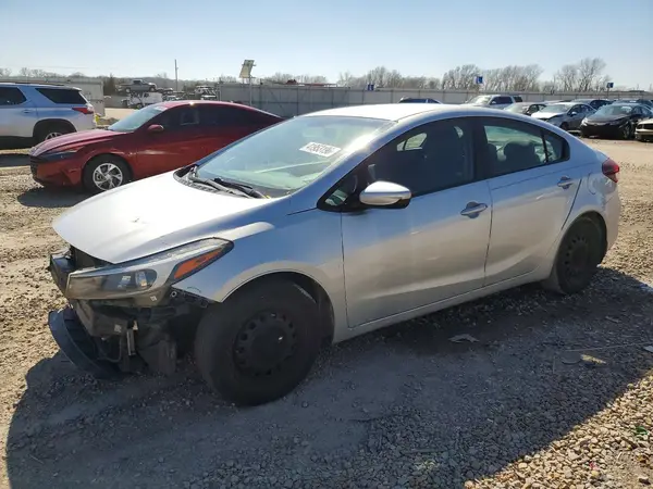 3KPFL4A78HE018883 2017 KIA FORTE - Image 1