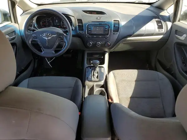 3KPFL4A78HE018883 2017 KIA FORTE - Image 8