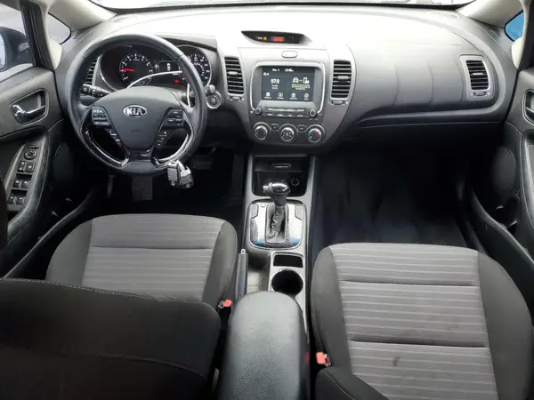 3KPFL4A78HE020214 2017 KIA FORTE - Image 8