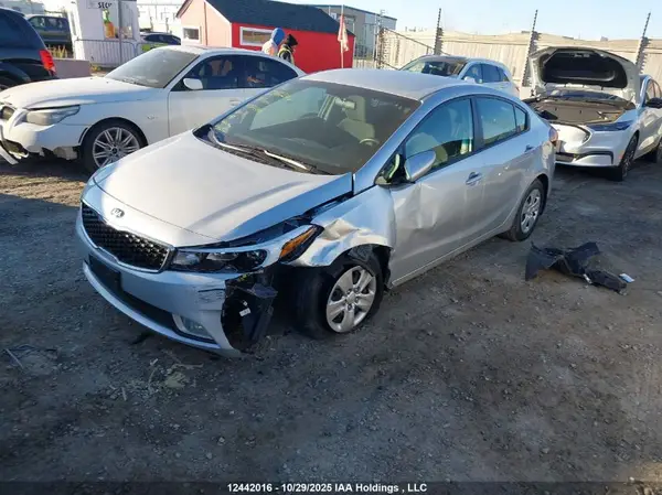 3KPFL4A78HE021640 2017 KIA FORTE - Image 2