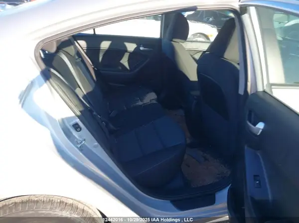 3KPFL4A78HE021640 2017 KIA FORTE - Image 8