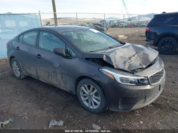 3KPFL4A78HE022030 2017 KIA FORTE - Image 1