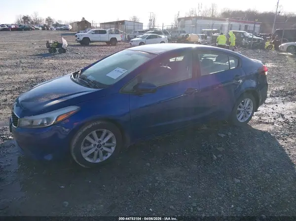3KPFL4A78HE023372 2017 KIA FORTE - Image 2