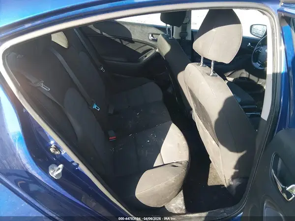 3KPFL4A78HE023372 2017 KIA FORTE - Image 8