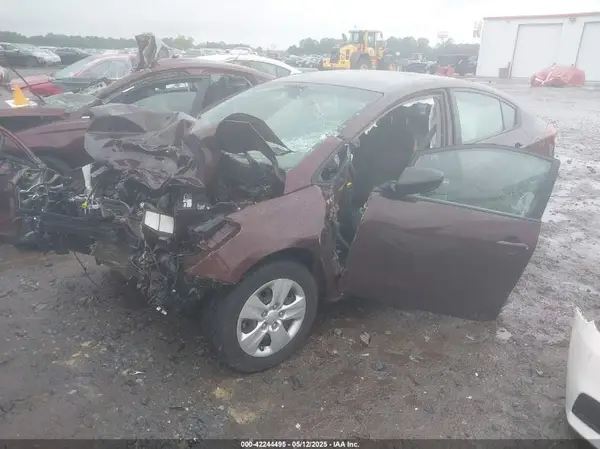 3KPFL4A78HE023503 2017 KIA FORTE - Image 2