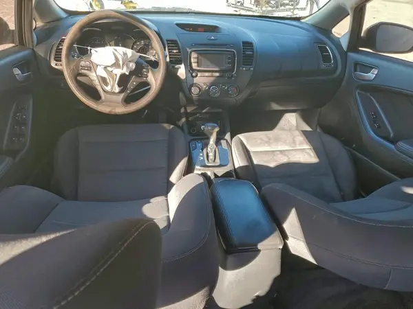 3KPFL4A78HE023727 2017 KIA FORTE - Image 8