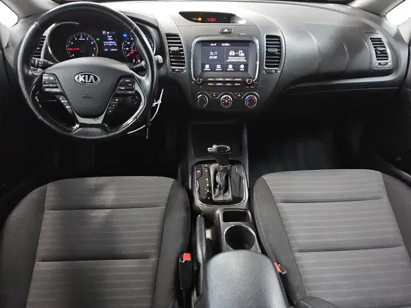 3KPFL4A78HE025851 2017 KIA FORTE - Image 8