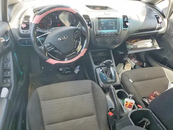 3KPFL4A78HE032816 2017 KIA FORTE - Image 8