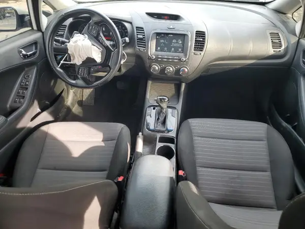 3KPFL4A78HE034727 2017 KIA FORTE - Image 8
