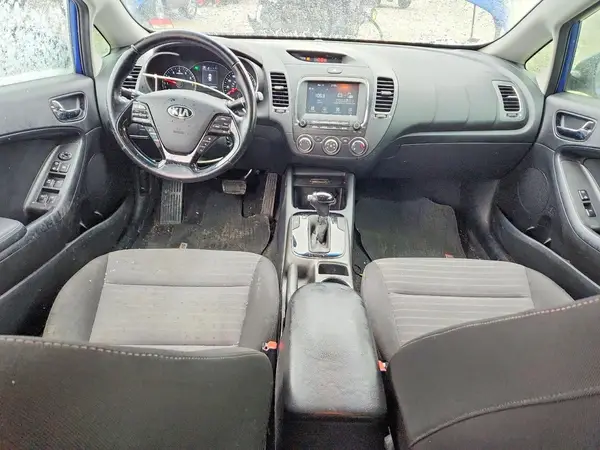3KPFL4A78HE035280 2017 KIA FORTE - Image 8