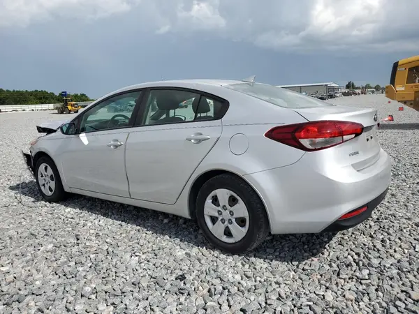 3KPFL4A78HE039457 2017 KIA FORTE - Image 2