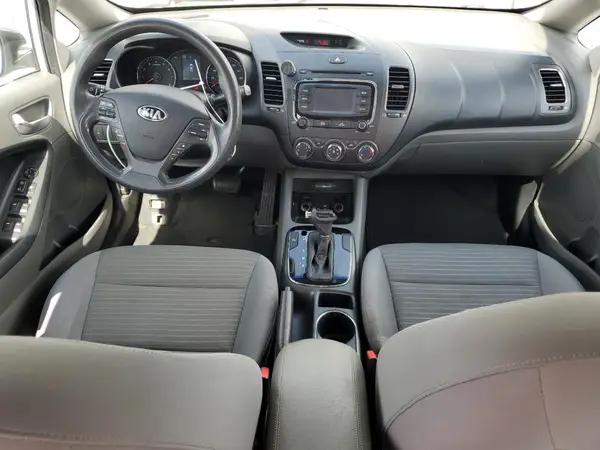 3KPFL4A78HE039457 2017 KIA FORTE - Image 8